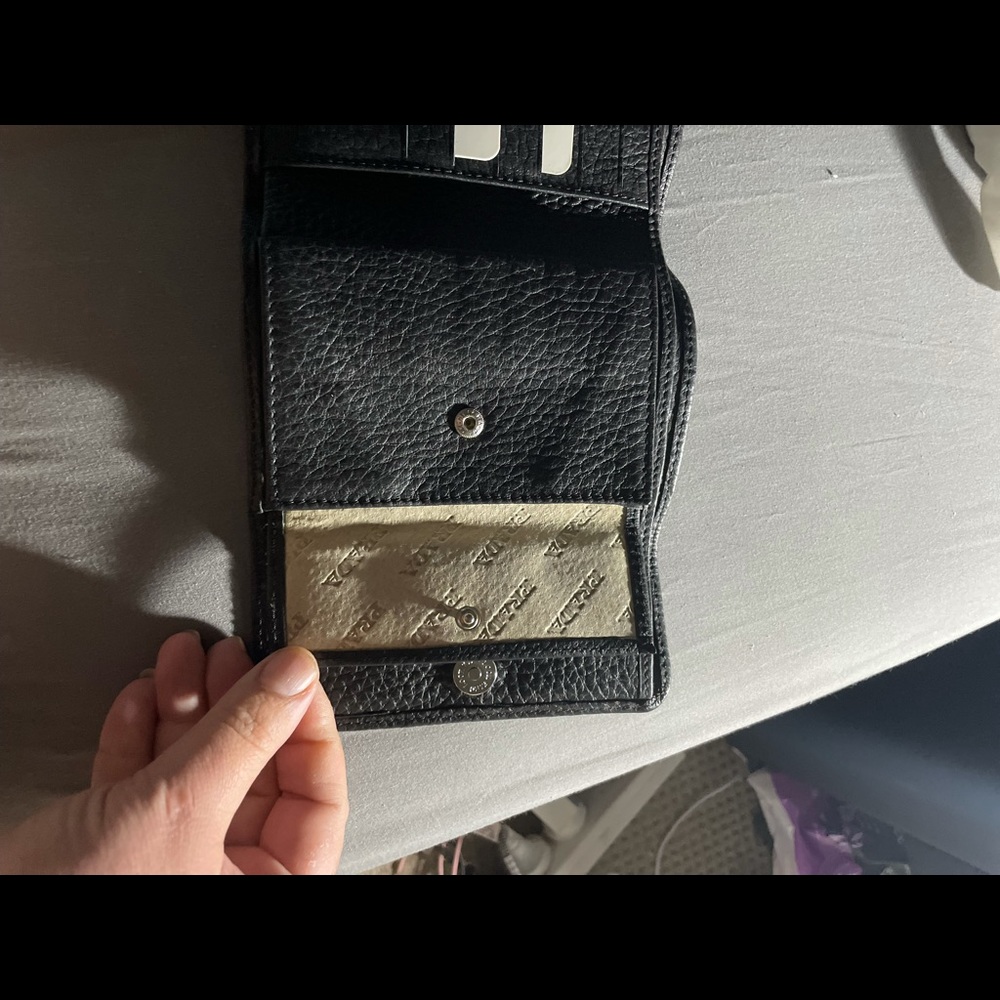 Prada Black soft leather ladies wallet/ purse - Picture 6 of 7
